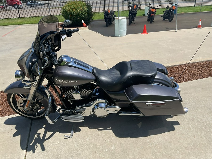 FLHXS 2014 Street Glide® Special