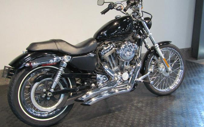 2014 Harley-Davidson® XL1200V - Sportster® Seventy-Two®