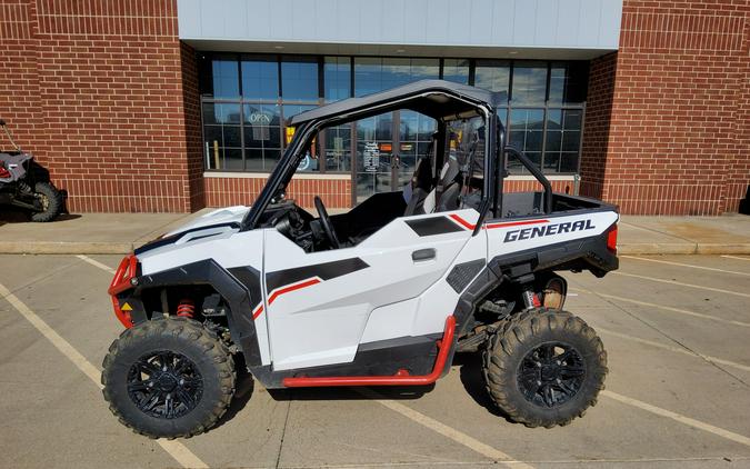 2021 Polaris GENERAL® 1000 Deluxe