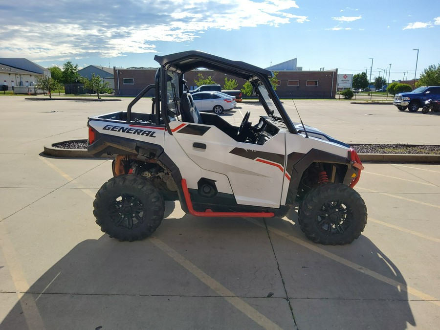 2021 Polaris GENERAL® 1000 Deluxe