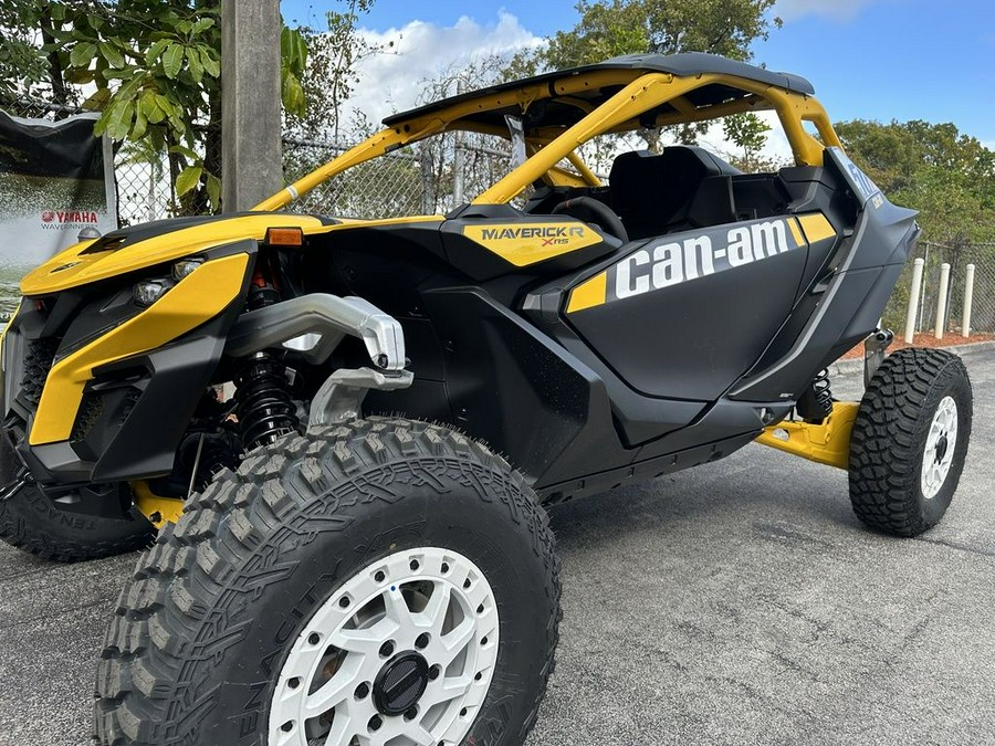 2024 Can-Am™ Maverick R X rs With SMART-SHOX