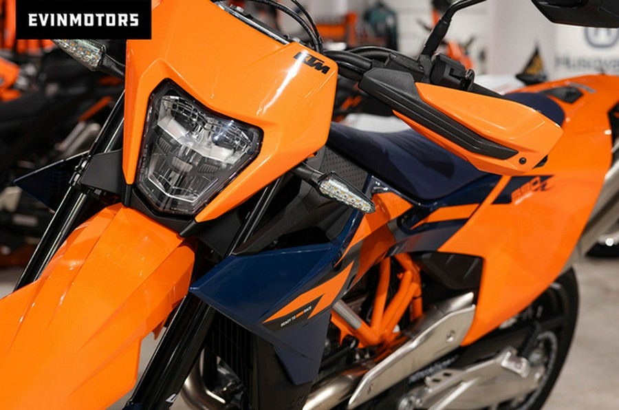 2026 KTM SMC 690 R