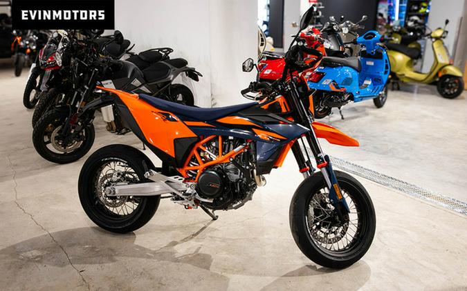 2026 KTM SMC 690 R