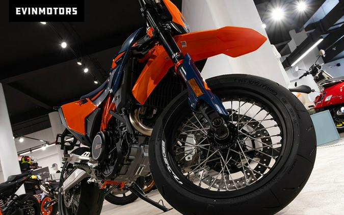 2026 KTM SMC 690 R