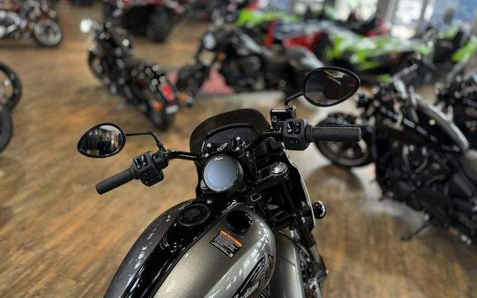 2025 Indian Motorcycle® Sport Chief RT Heavy Metal