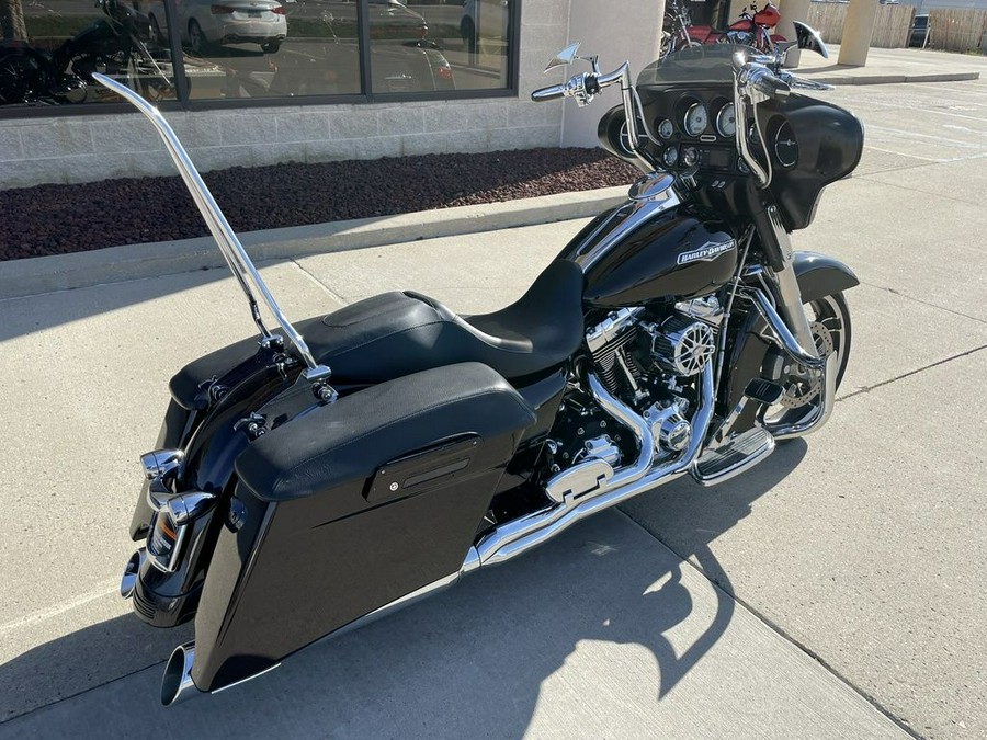 2011 Harley-Davidson® FLHX - Street Glide®