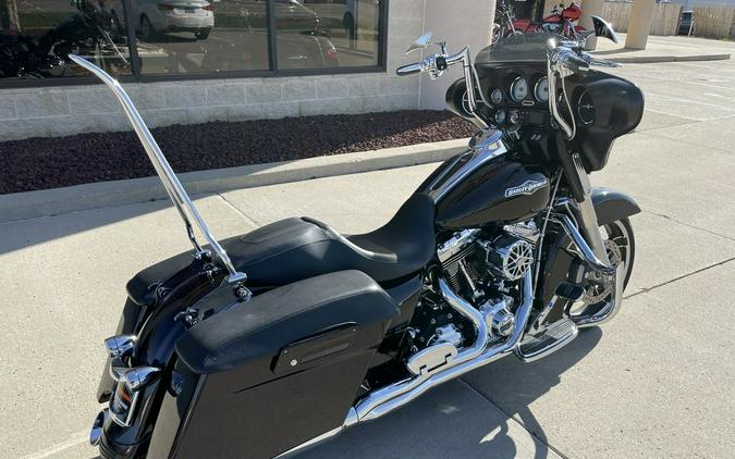 2011 Harley-Davidson® FLHX - Street Glide®