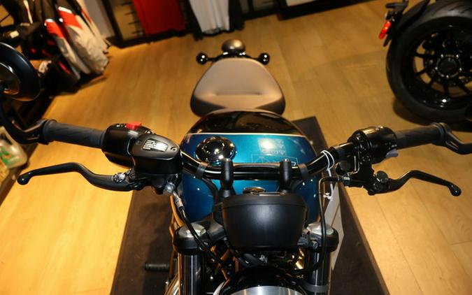 2026 Triumph Bonneville Bobber Interstellar Blue