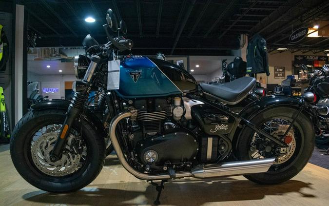 2026 Triumph Bonneville Bobber Interstellar Blue