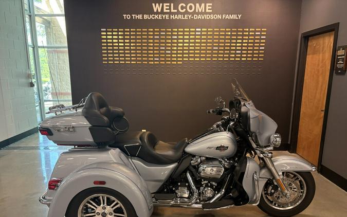 2023 Harley-Davidson® Tri Glide® Ultra Atlas Silver Metallic