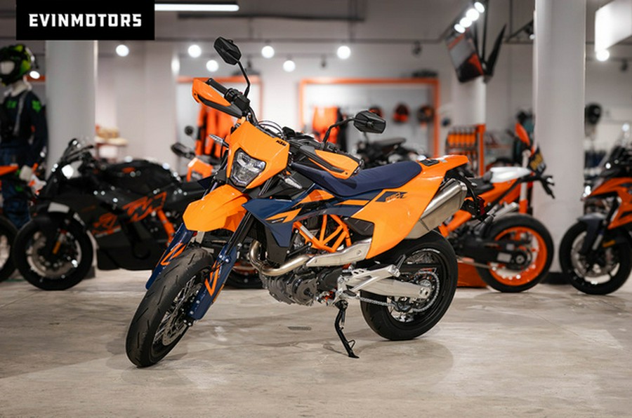 2026 KTM SMC 690 R
