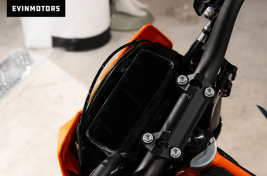 2026 KTM SMC 690 R
