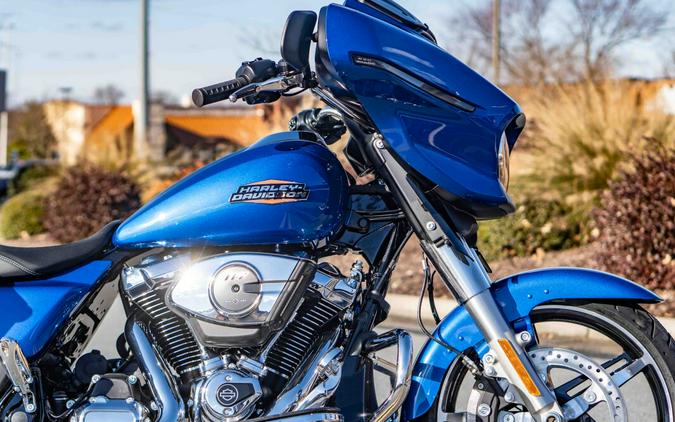 FLHX 2025 Street Glide®