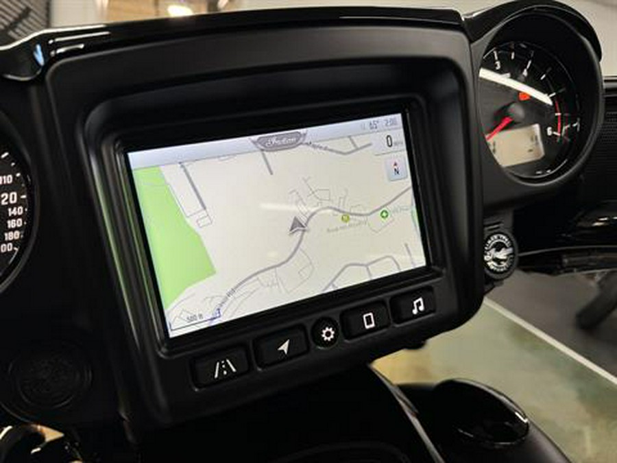 2025 Indian Motorcycle Chieftain® Dark Horse® with PowerBand Audio Package