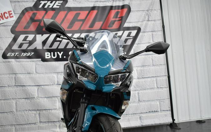 2021 Kawasaki Ninja 650 ABS Metallic Spark Black/Pearl Nightsha