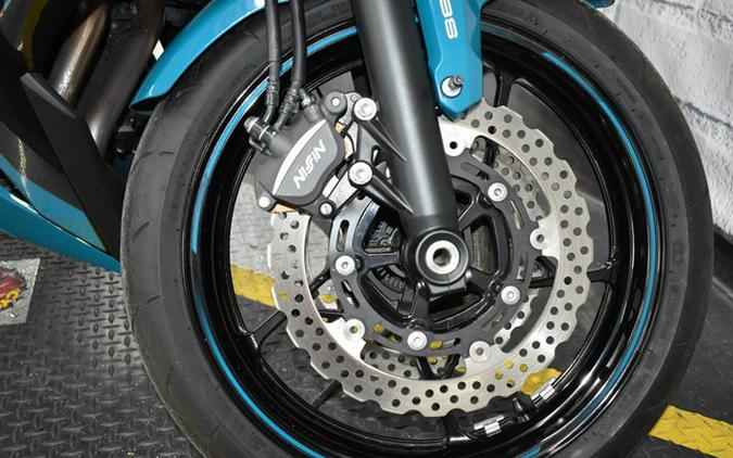 2021 Kawasaki Ninja 650 ABS Metallic Spark Black/Pearl Nightsha