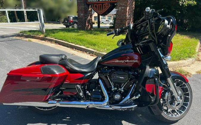 2017 Harley-Davidson® FLHXSE - CVO™ Street Glide®