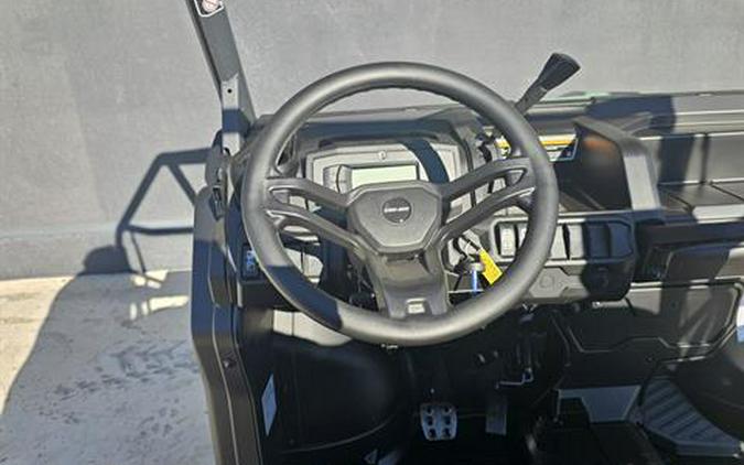 2025 Can-Am Defender HD7