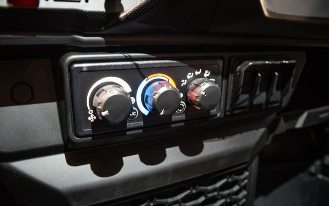 2026 Can-Am Defender MAX Lone Star CAB HD11