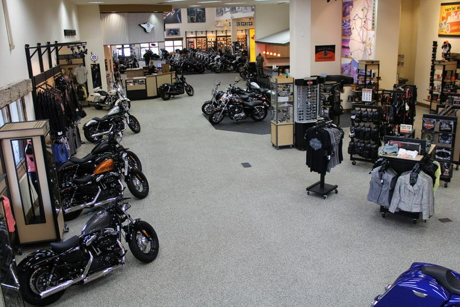 2013 Harley-Davidson® FLHTCUTG - Tri Glide® Ultra Classic®