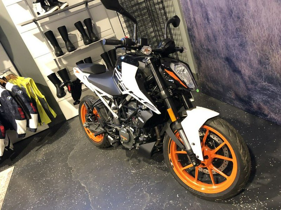 2022 KTM 200 Duke