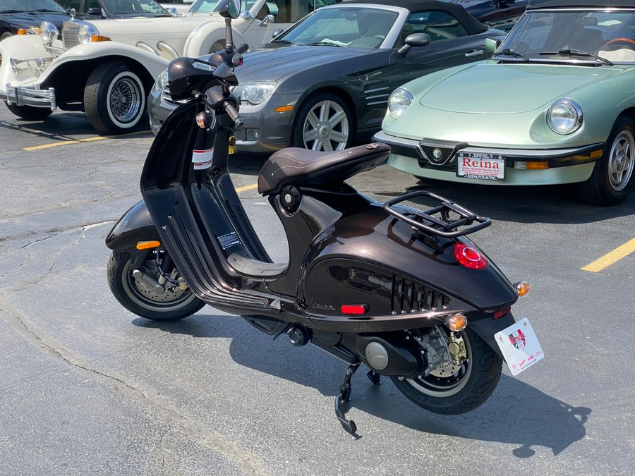 2026 Vespa 946 Horse Edition