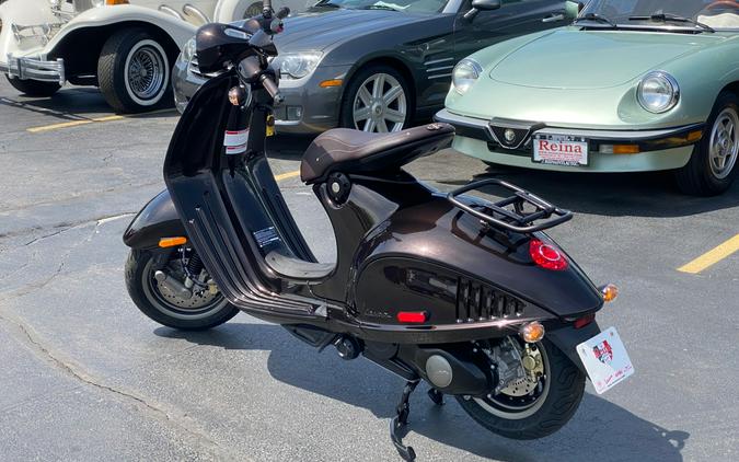 2026 Vespa 946 Horse Edition