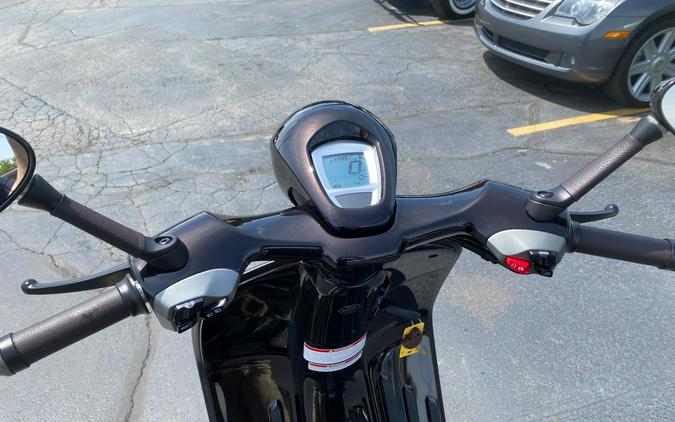 2026 Vespa 946 Horse Edition