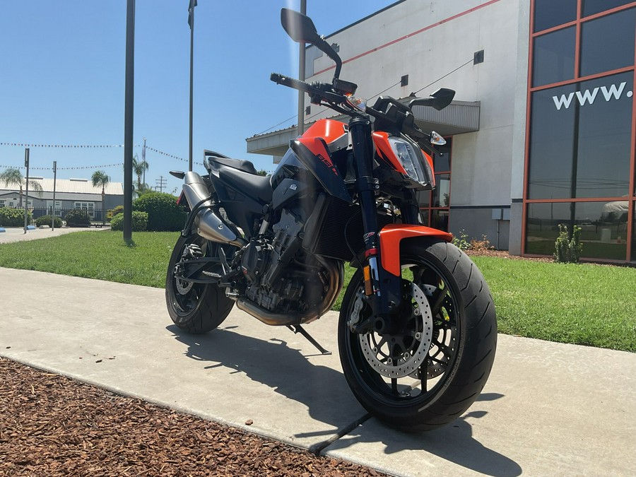 #890DUKER 2021 890 Duke R