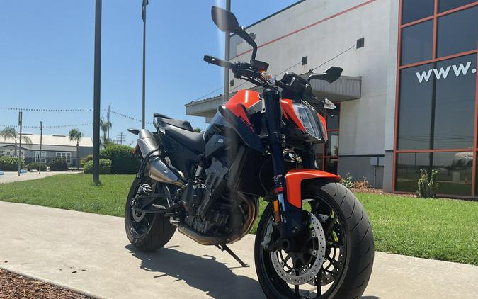 #890DUKER 2021 890 Duke R