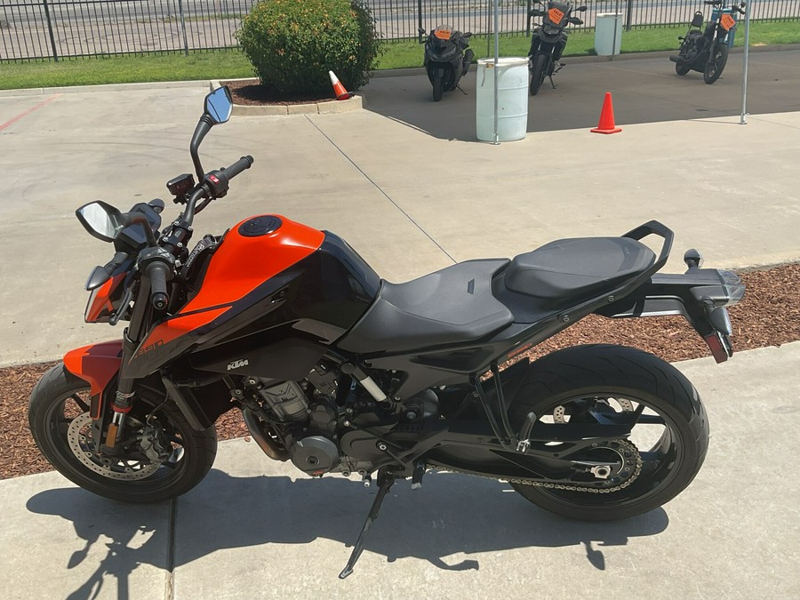 #890DUKER 2021 890 Duke R