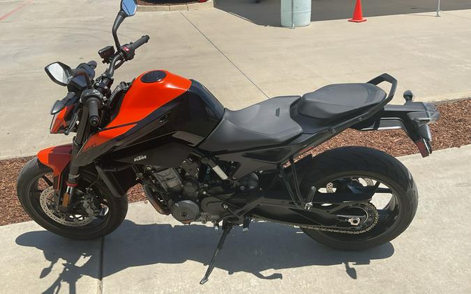 #890DUKER 2021 890 Duke R