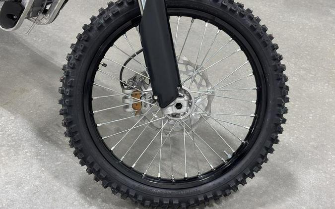 2026 Suzuki RM-Z450M6