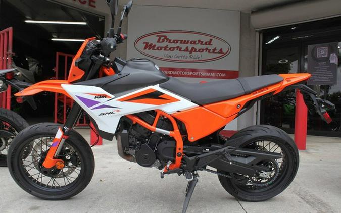 2026 KTM 390 SMC R