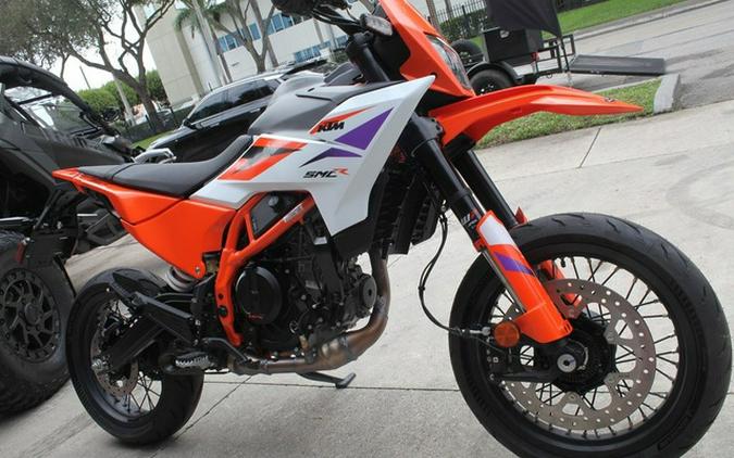 2026 KTM 390 SMC R
