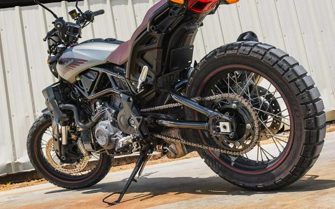 2022 Indian Motorcycle® FTR Rally Titanium Smoke