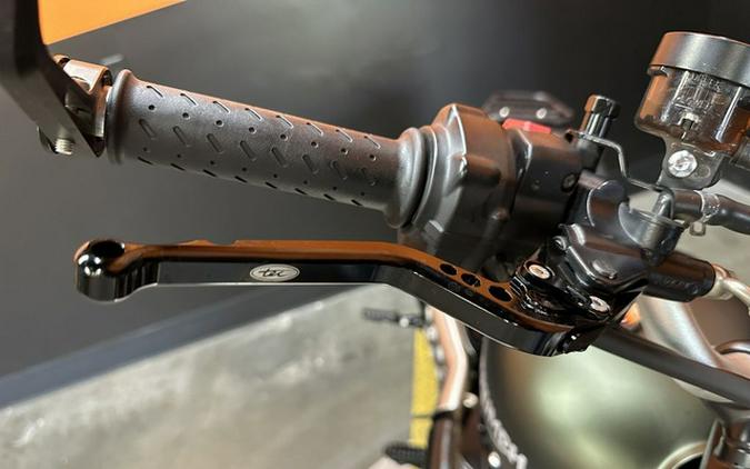 2022 Triumph Street Scrambler Matt Khaki Matt Ironstone
