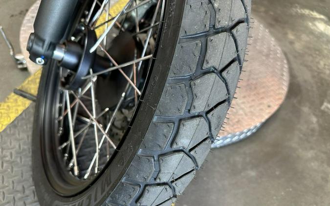 2022 Triumph Street Scrambler Matt Khaki Matt Ironstone