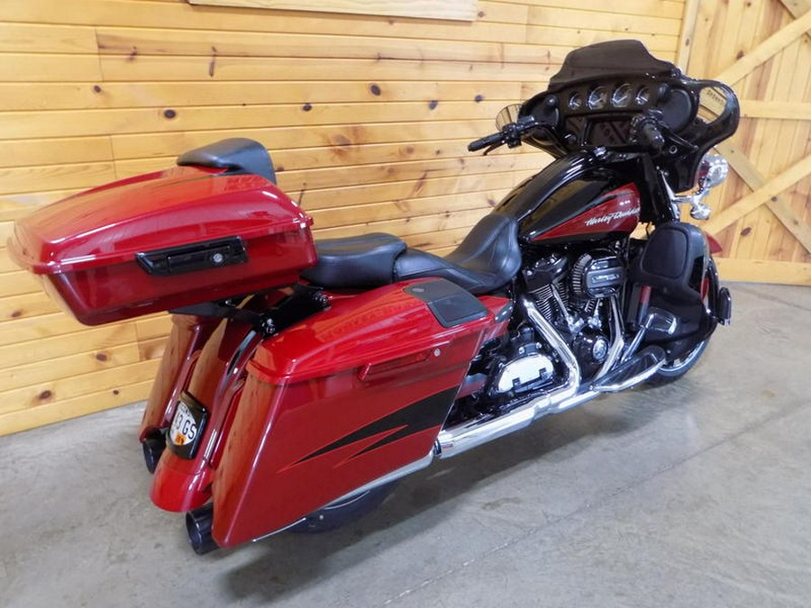 2017 Harley-Davidson® FLHXSE - CVO™ Street Glide®