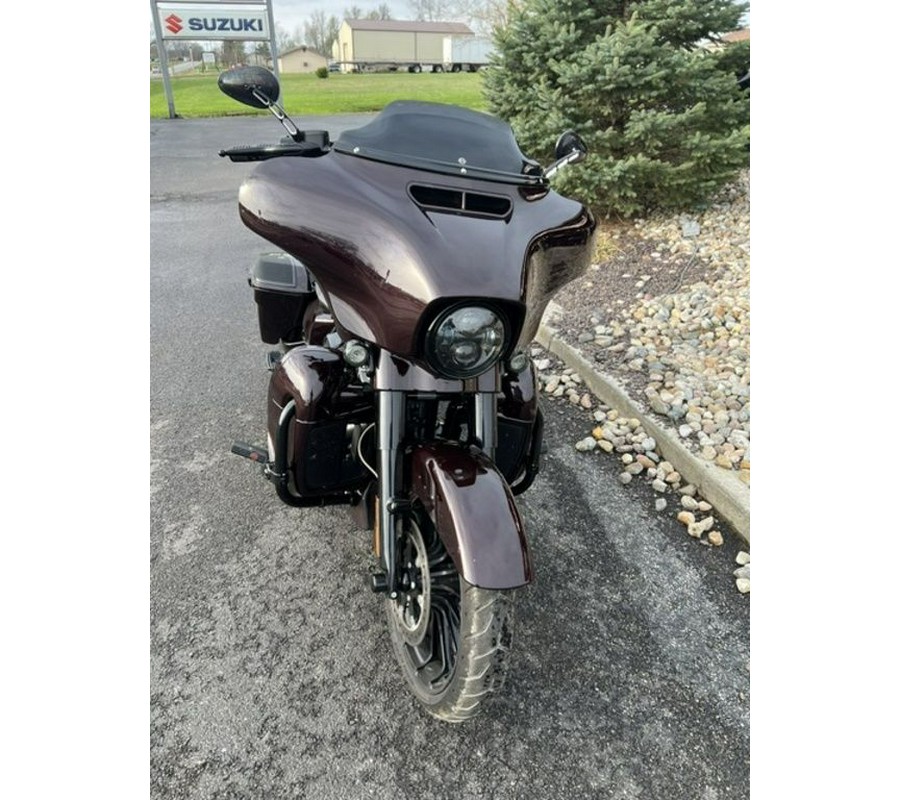 2019 Harley-Davidson® FLHXSE - CVO™ Street Glide®