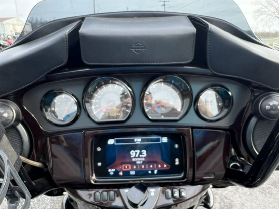 2019 Harley-Davidson® FLHXSE - CVO™ Street Glide®
