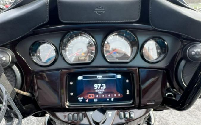 2019 Harley-Davidson® FLHXSE - CVO™ Street Glide®