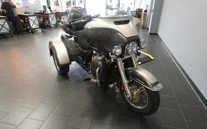2023 Harley-Davidson Tri Glide Ultra FLHTCUTG