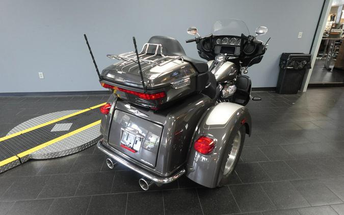 2023 Harley-Davidson Tri Glide Ultra FLHTCUTG