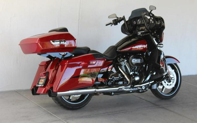 2017 Harley-Davidson® FLHXSE - CVO™ Street Glide®