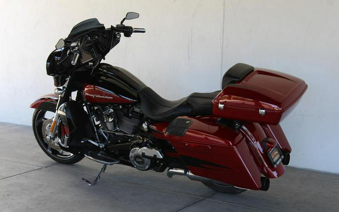 2017 Harley-Davidson® FLHXSE - CVO™ Street Glide®