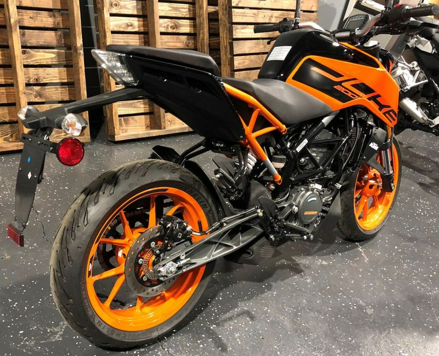 New 2022 KTM 200 Duke