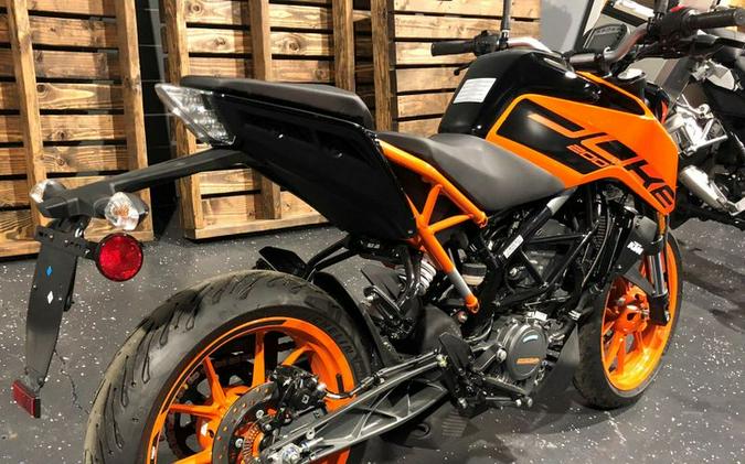 New 2022 KTM 200 Duke