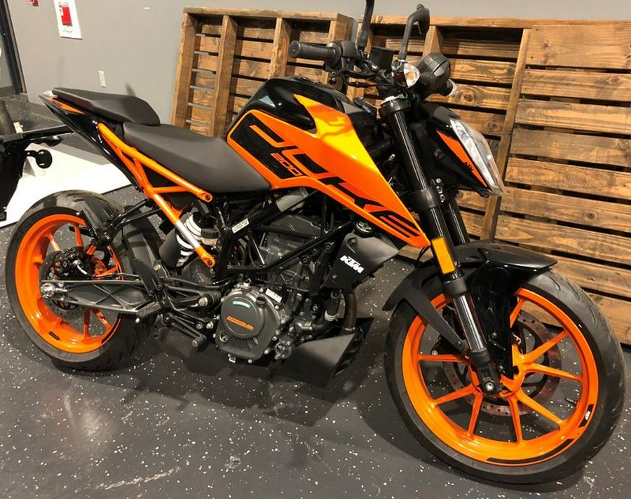 New 2022 KTM 200 Duke