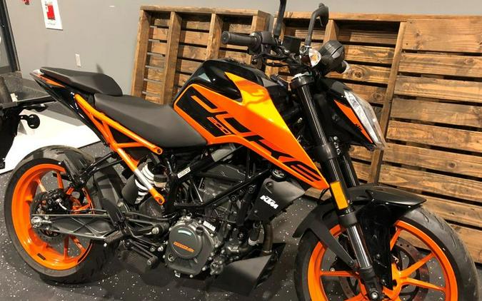 2022 KTM 200 Duke